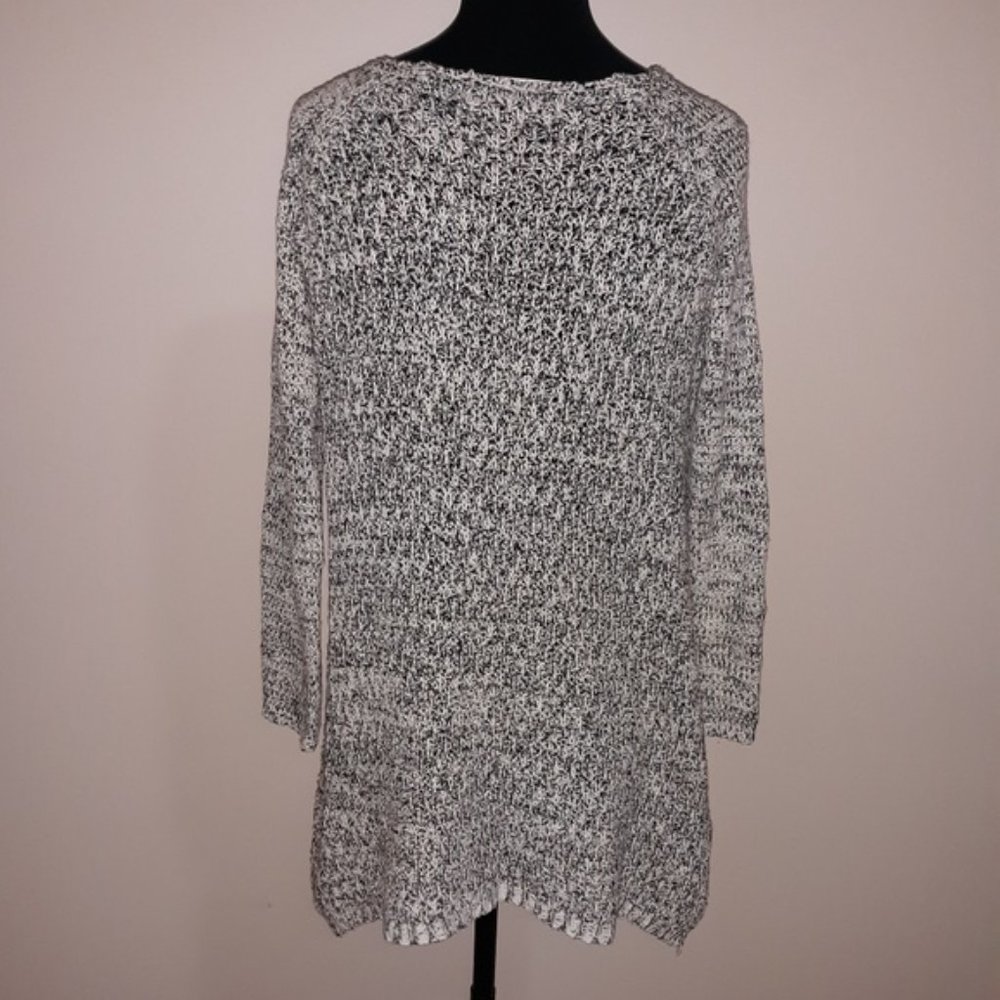Zara Knit Open V neck Black White Knit Swe… - Picture 5 of 7
